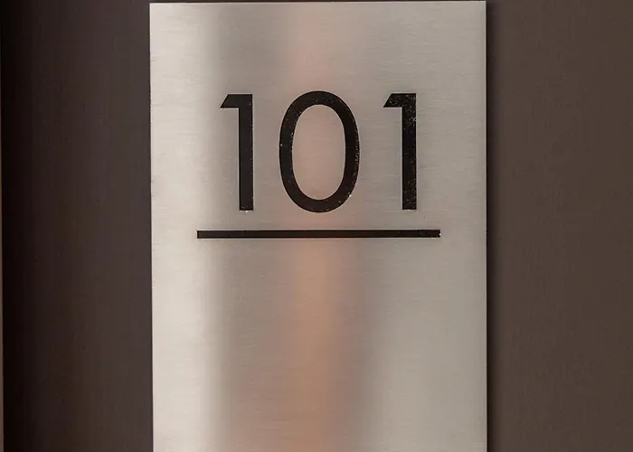 101 By Aramis 3*
